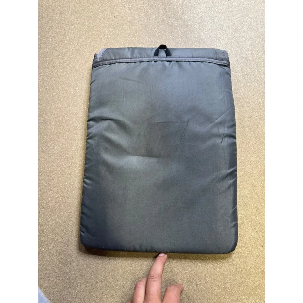 Patagonia Gray Padded Organizer Pouch‎ Tech Sleeve Laptop Tablet Pouch